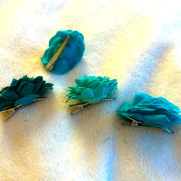 Flower Clips /Gren and Blue.. - Picture 5 of 5
